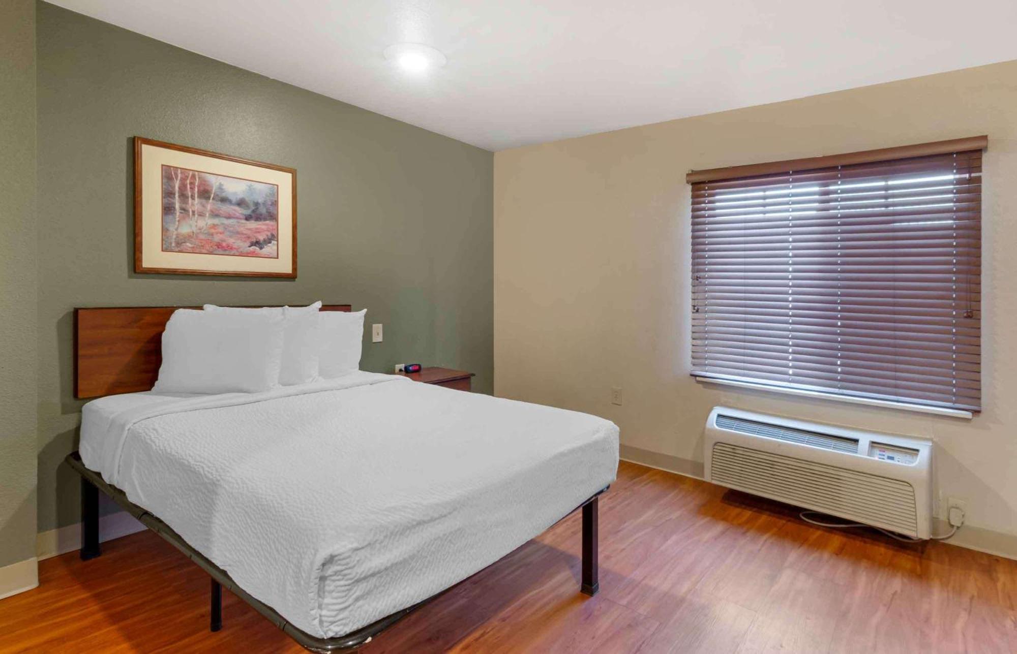 Extended Stay America Select Suites - Kansas City - South - I-49 エクステリア 写真