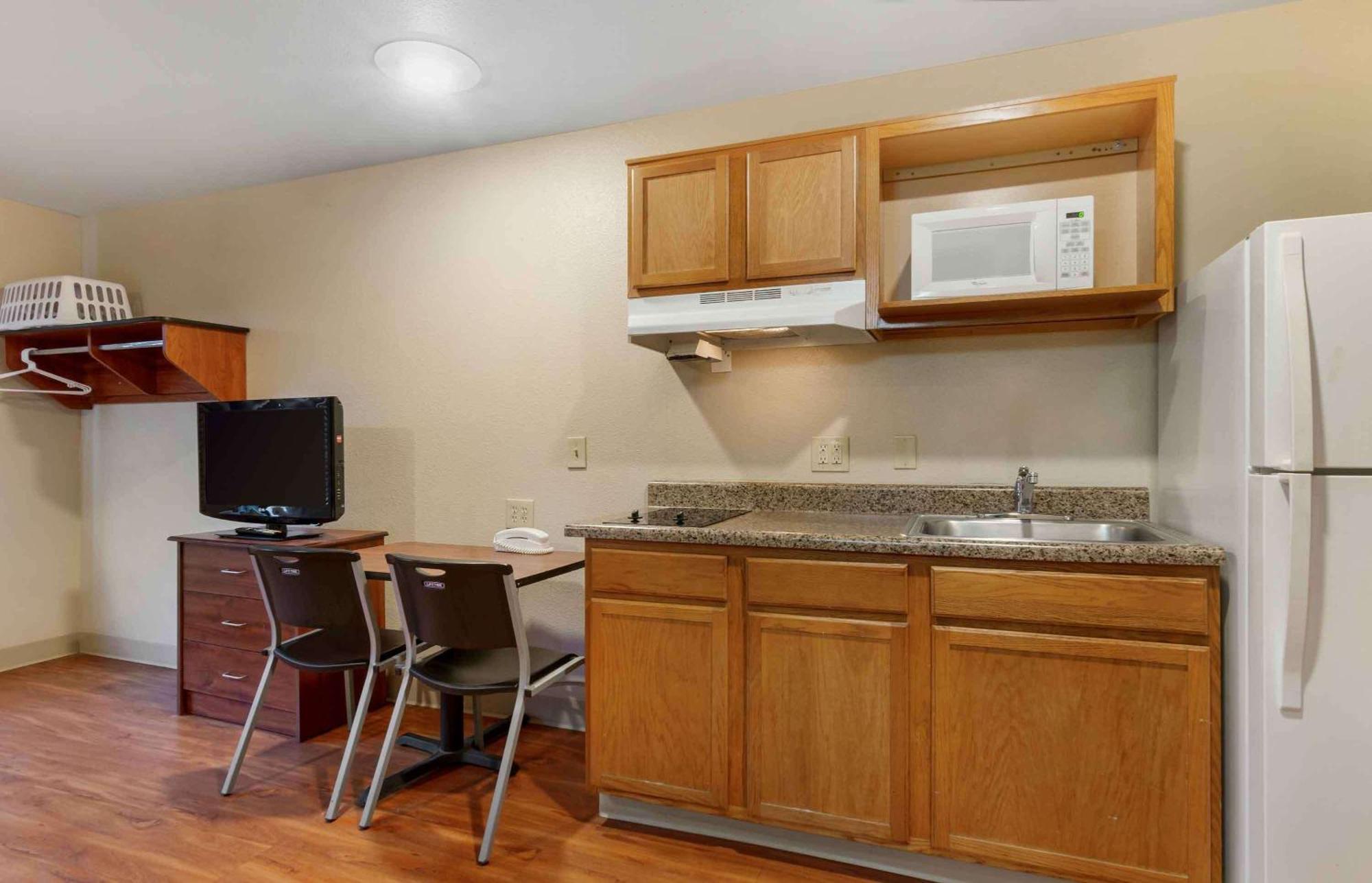 Extended Stay America Select Suites - Kansas City - South - I-49 エクステリア 写真